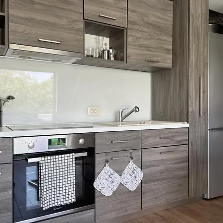 With Pool In شقة *