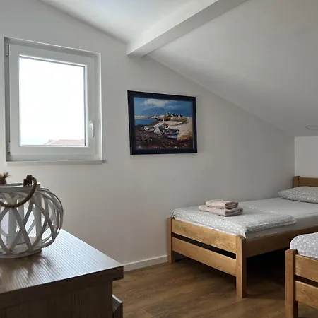 Apartman With Pool In