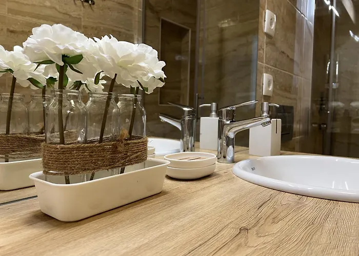 With Pool In Lejlighed